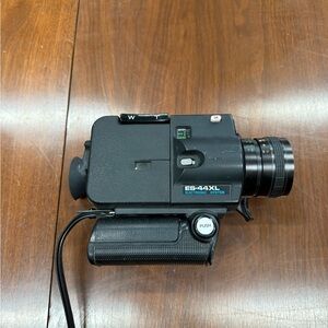 ES-64XL Electronic System Camera - Classic Black